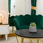 Golden Greens - Luxury Design & Self Check-in Braşov