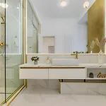 Golden Greens - Luxury Design & Self Check-in