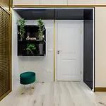 Golden Greens - Luxury Design & Self Check-in
