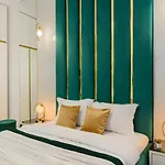 Golden Greens - Luxury Design & Self Check-in * Braşov