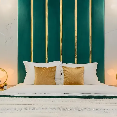 Golden Greens - Luxury Design & Self Check-in *