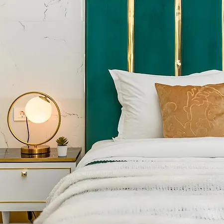 Golden Greens - Luxury Design & Self Check-in Apartment *