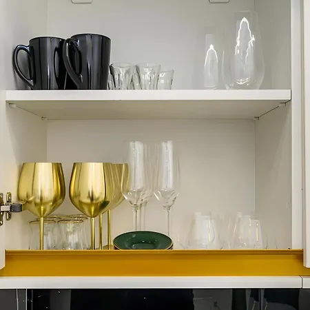 Golden Greens - Luxury Design & Self Check-in Apartment