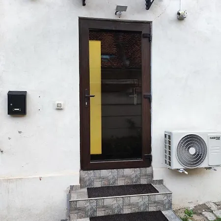 Golden Greens - Luxury Design & Self Check-in Apartment Brașov