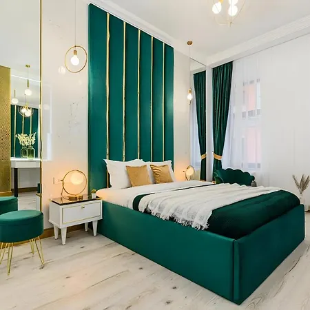 Golden Greens - Luxury Design & Self Check-in Apartment *
