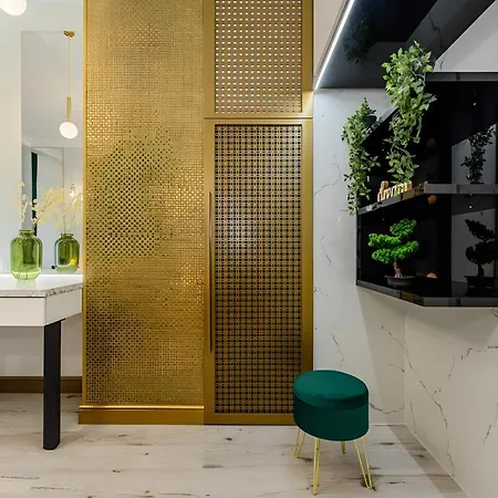 Golden Greens - Luxury Design & Self Check-in Apartment