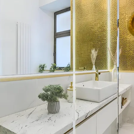 Golden Greens - Luxury Design & Self Check-in Brașov
