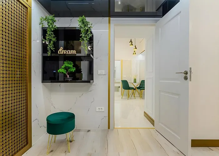 Golden Greens - Luxury Design & Self Check-in *