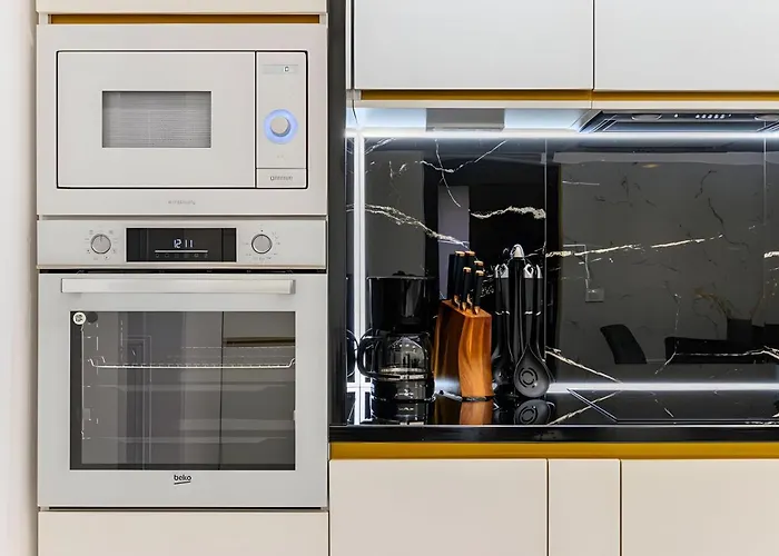 Golden Greens - Luxury Design & Self Check-in *