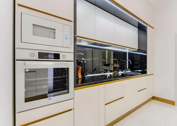 Golden Greens - Luxury Design & Self Check-in *