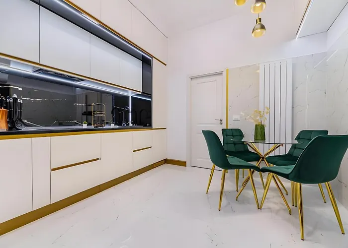 Golden Greens - Luxury Design & Self Check-in * Braşov